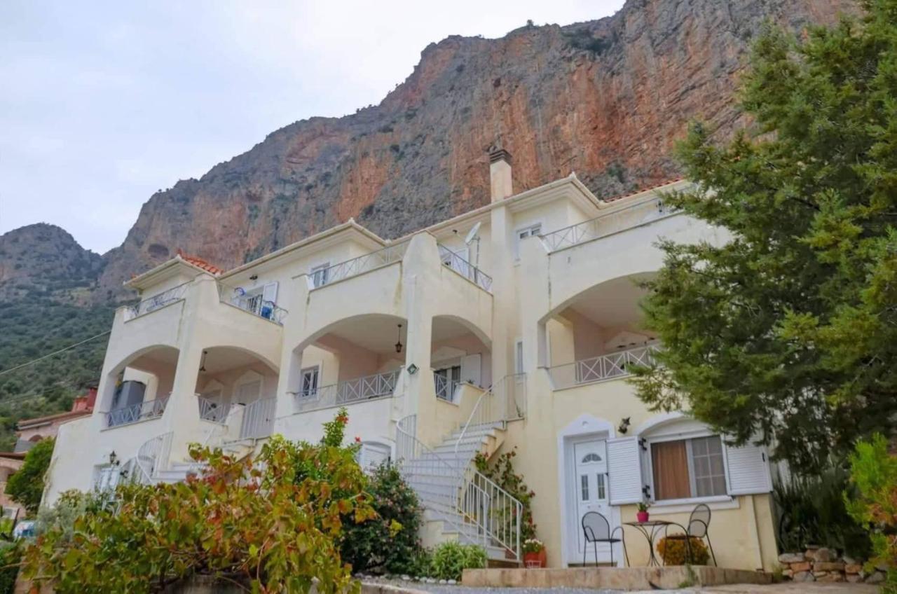 West Red Rock And View Leonidio Maisonette Studio Esterno foto